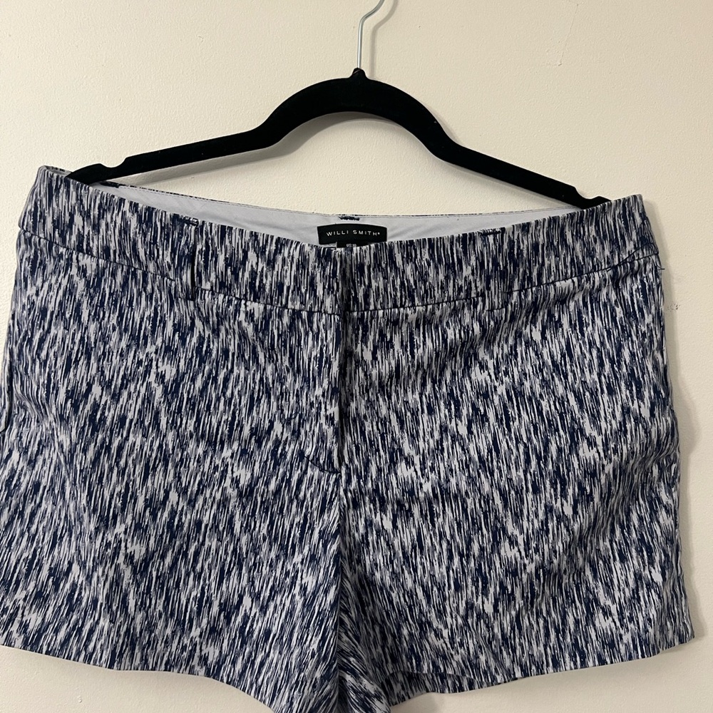 Willi Smith Women's Navy and White Patterned Shorts